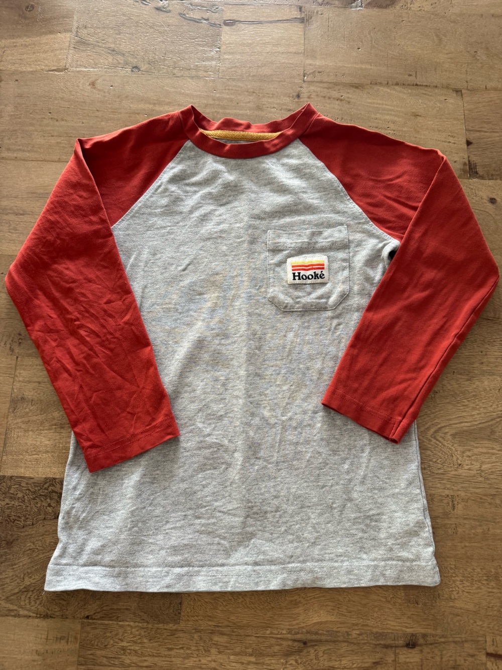 Hooké Kids Long-Sleeve Raglan Tee in Grey Red graphic